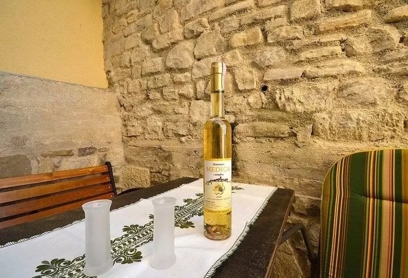 Bella Vista Apartments