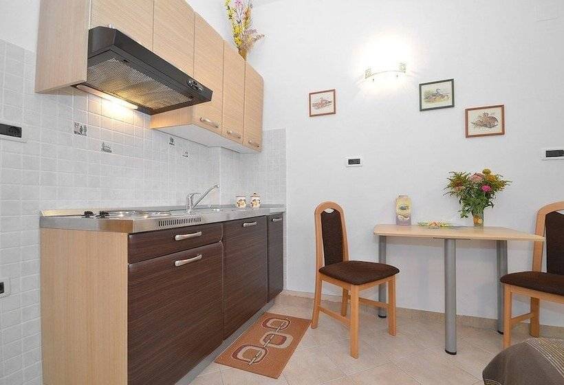 Bella Vista Apartments