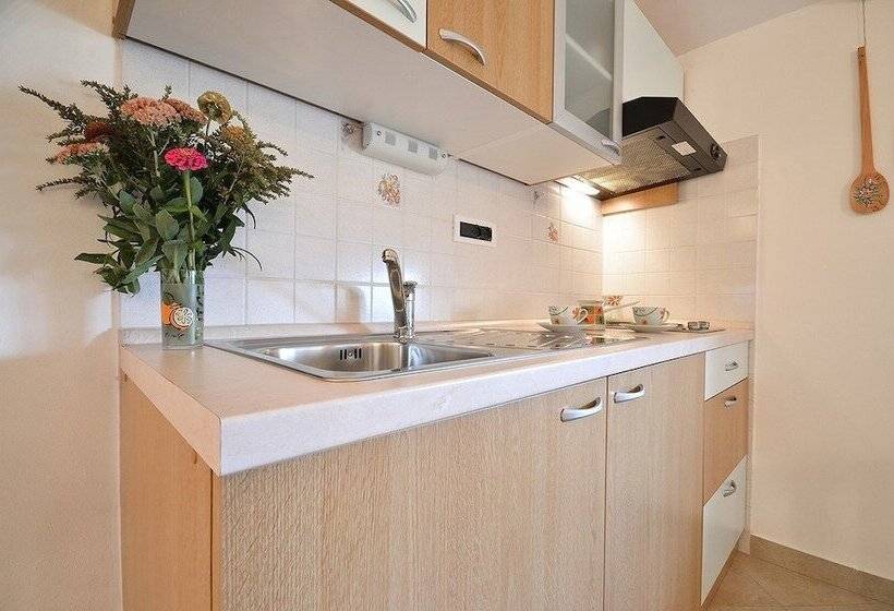 Bella Vista Apartments