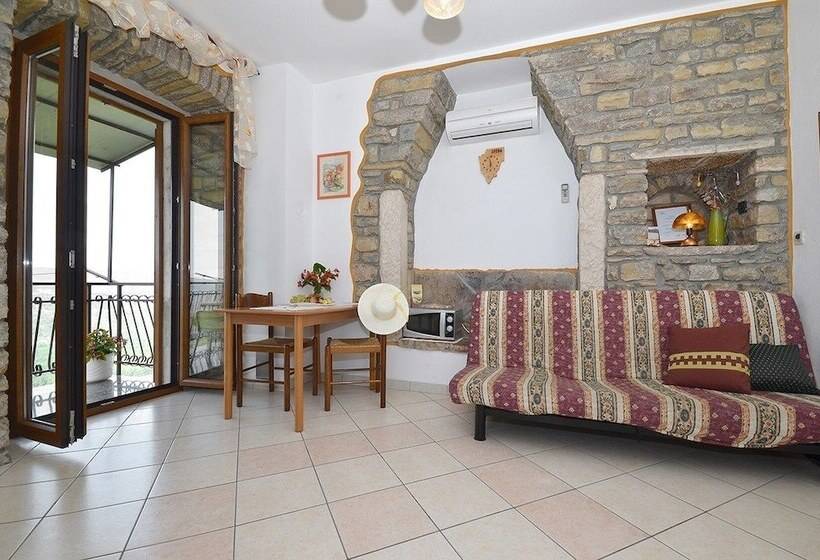 Bella Vista Apartments