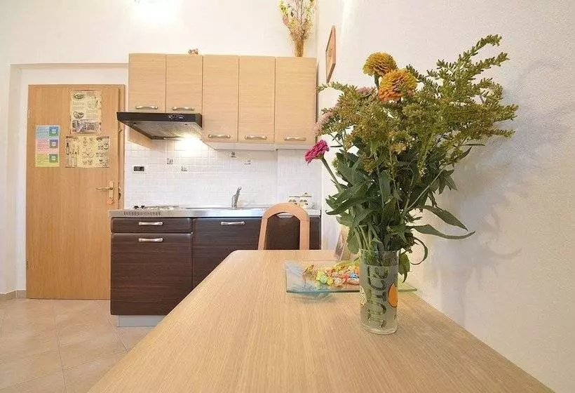 Bella Vista Apartments