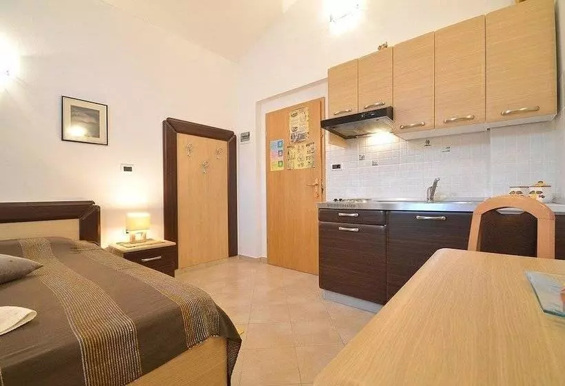 Bella Vista Apartments