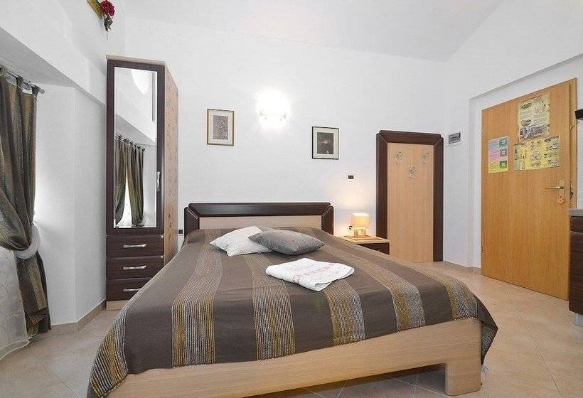 Bella Vista Apartments