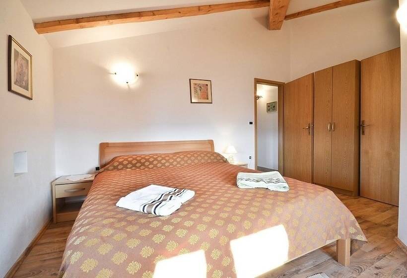 Bella Vista Apartments