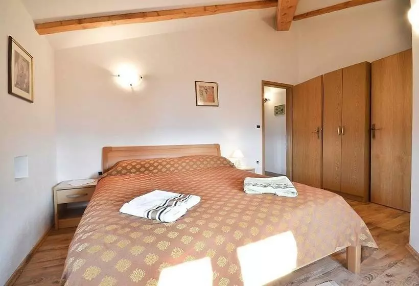 Bella Vista Apartments