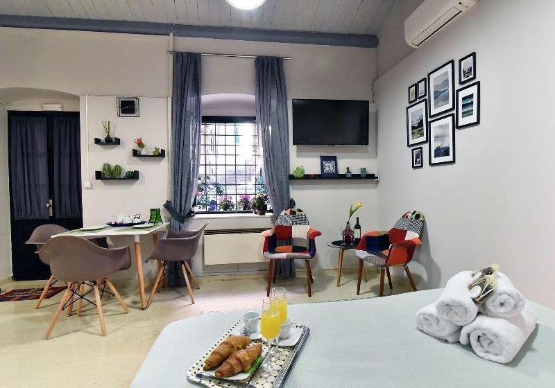 Charming Venetian Town House In The Old Town Of Corfu