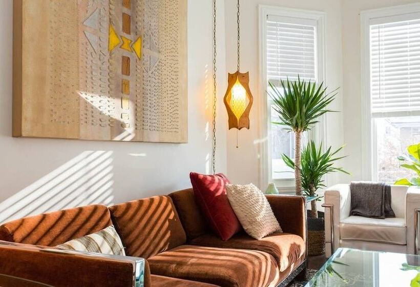 Chic Logan Pad   Modern Meets Retro