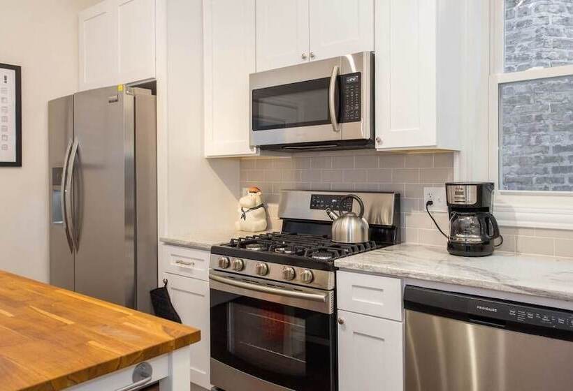 Chic Logan Pad   Modern Meets Retro