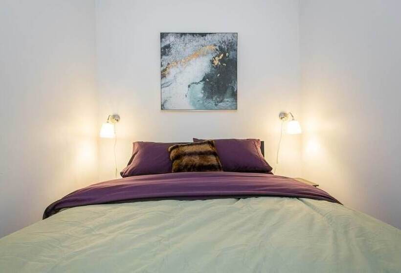 Chic Logan Pad   Modern Meets Retro