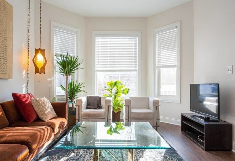 Chic Logan Pad   Modern Meets Retro