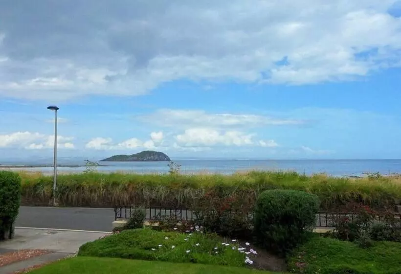 Tensea  Charming 3 Bed Apartment In North Berwick