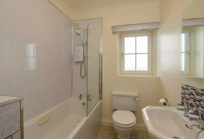Tensea  Charming 3 Bed Apartment In North Berwick