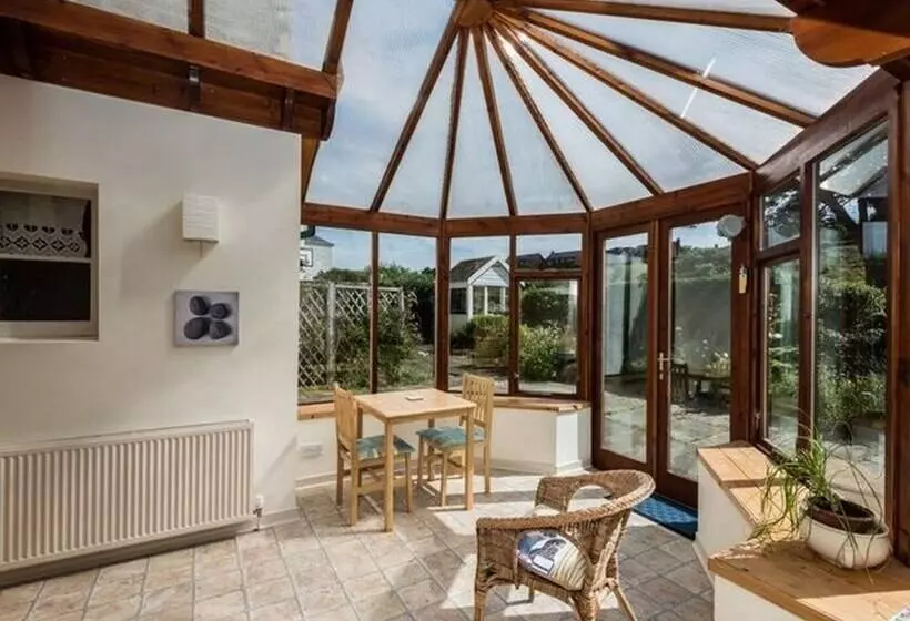 Tensea  Charming 3 Bed Apartment In North Berwick