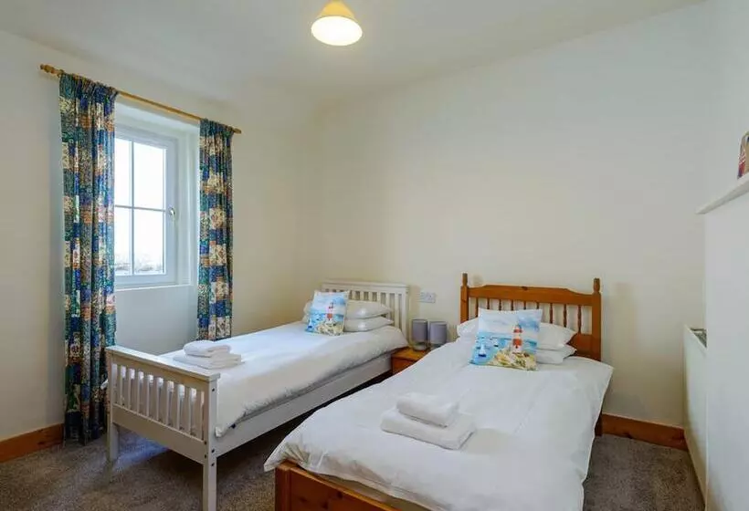 Tensea  Charming 3 Bed Apartment In North Berwick