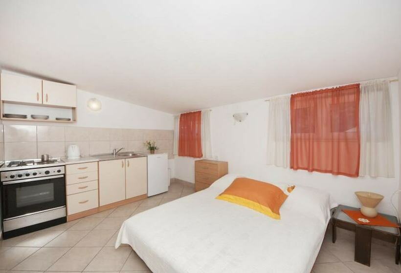 Apartments Jasenka Supetar