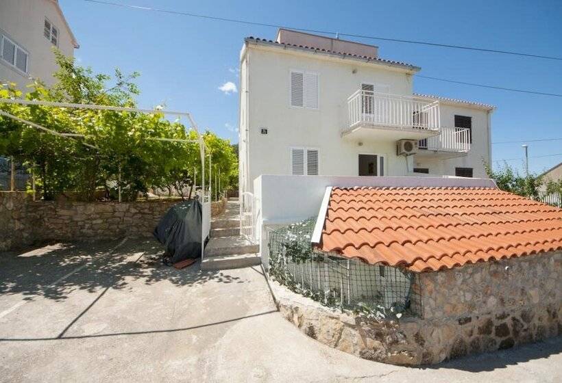 Apartments Jasenka Supetar