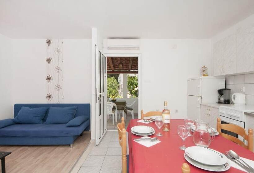 Apartments Jasenka Supetar