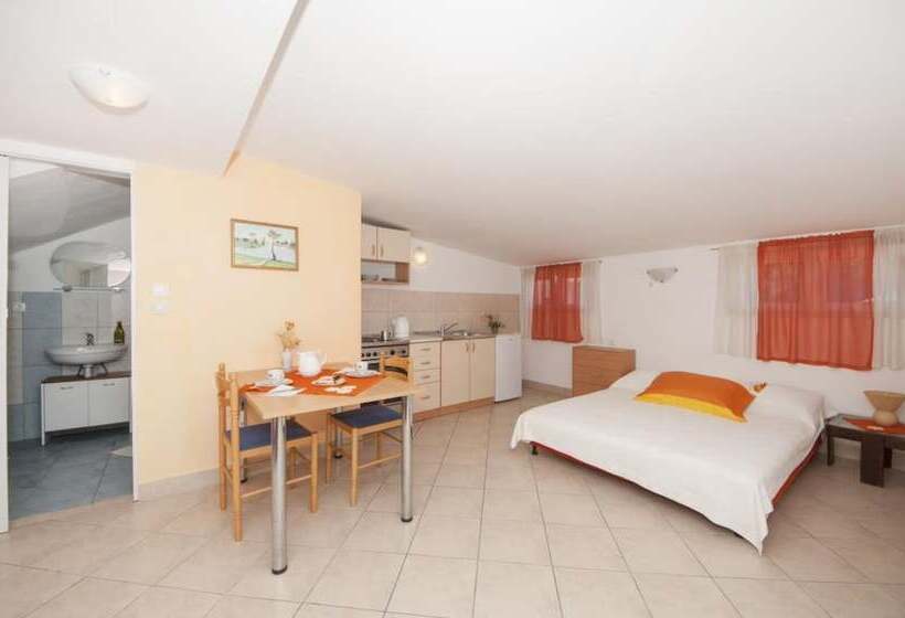 Apartments Jasenka Supetar