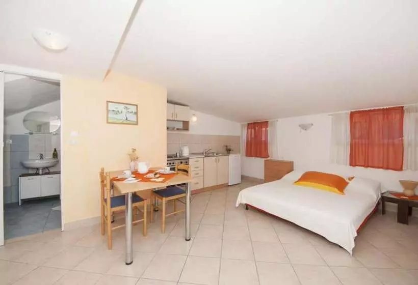 Apartments Jasenka Supetar