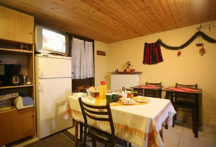 ペンション Eleni S Guesthouse