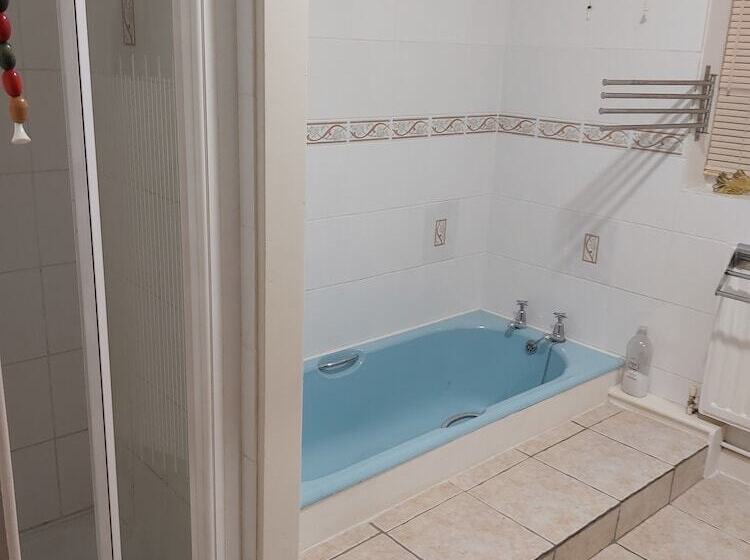 Pensão Simerock Guest House