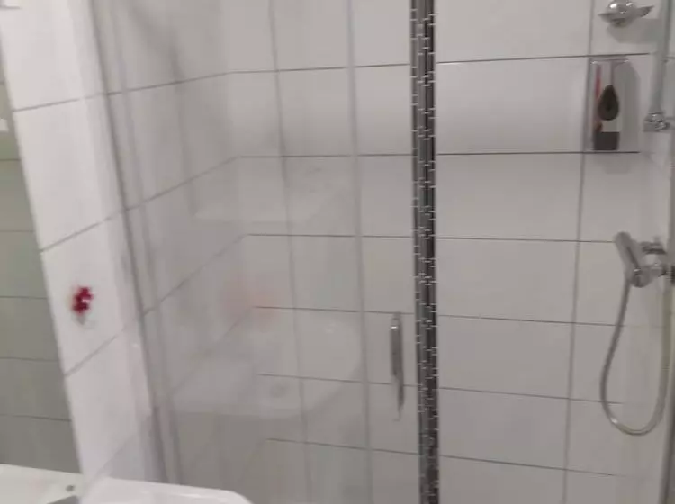 Majatalo Simerock Guest House