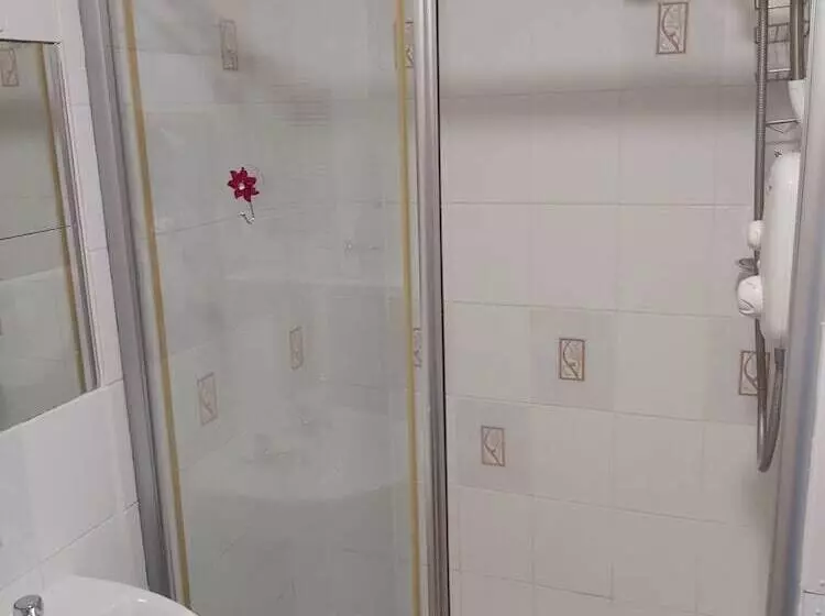 Majatalo Simerock Guest House