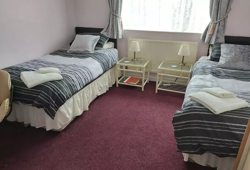 Majatalo Simerock Guest House