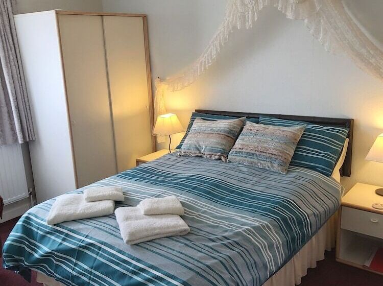 Pensão Simerock Guest House