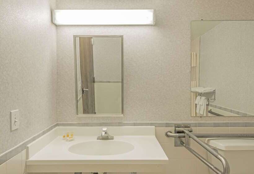 בית מלון כפרי Days Inn By Wyndham Berlin Meriden