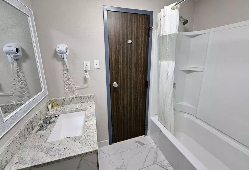 酒店 Days Inn By Wyndham Berlin Meriden