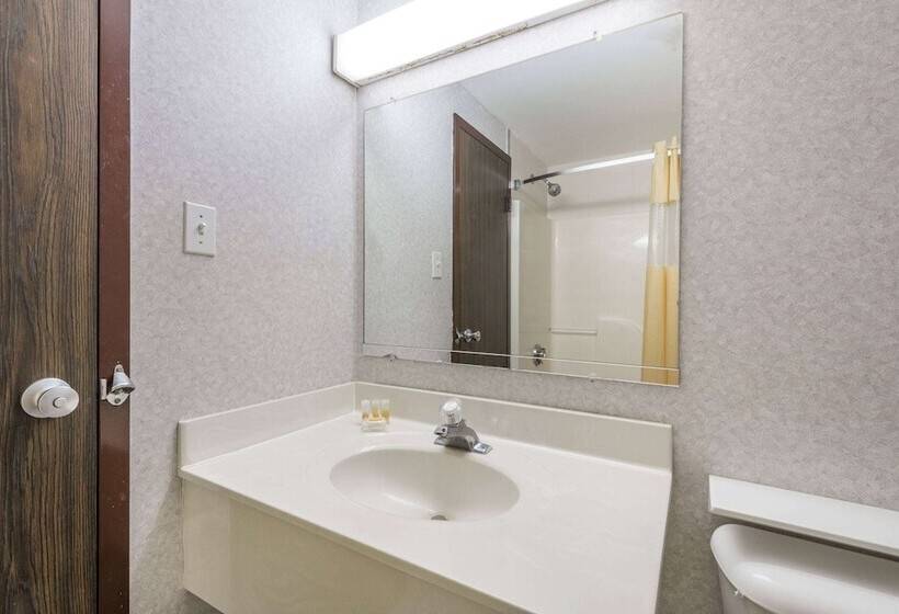 בית מלון כפרי Days Inn By Wyndham Berlin Meriden