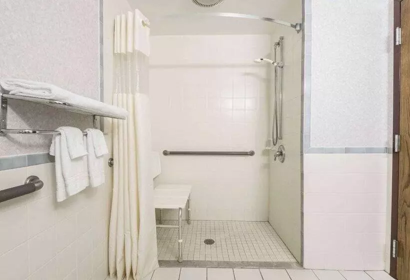 酒店 Days Inn By Wyndham Berlin Meriden