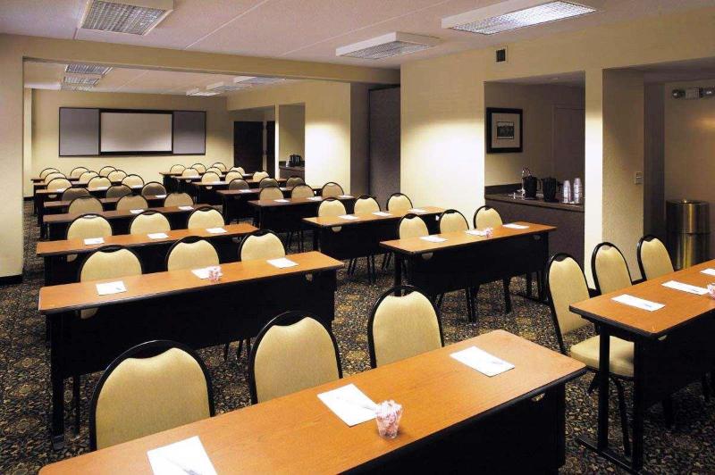 Отель Hampton Inn Philadelphia / Willow Grove