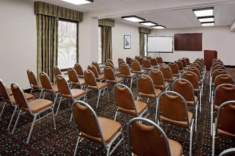 Отель Hampton Inn Philadelphia / Willow Grove