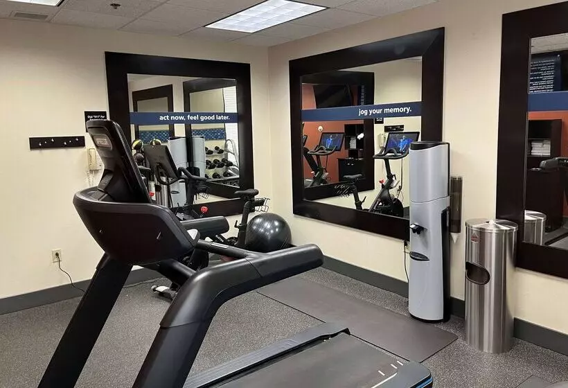 هتل Wingate By Wyndham St Louis Airport