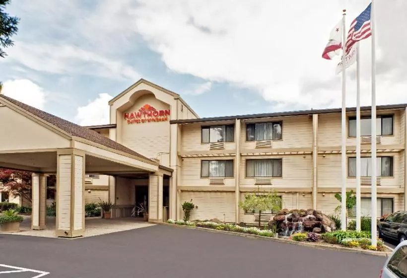 Отель Hawthorn Suites Sacramento