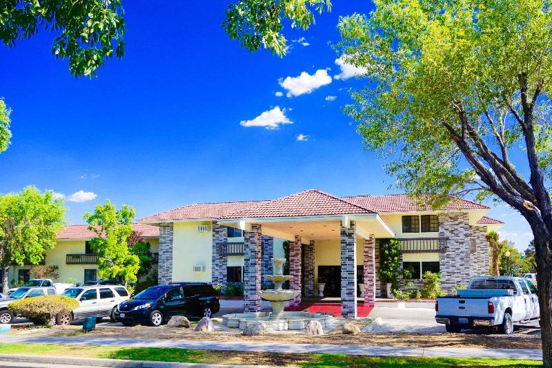 בית מלון כפרי Red Roof Inn Ridgecrest