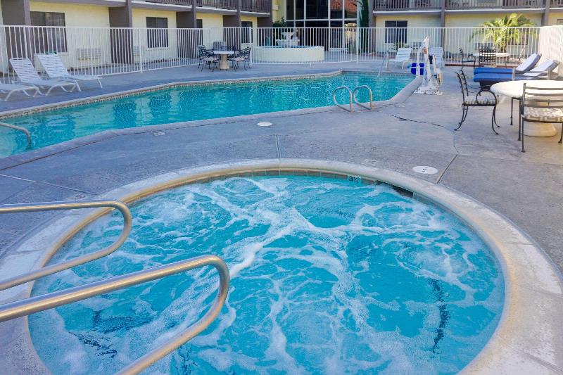 בית מלון כפרי Red Roof Inn Ridgecrest