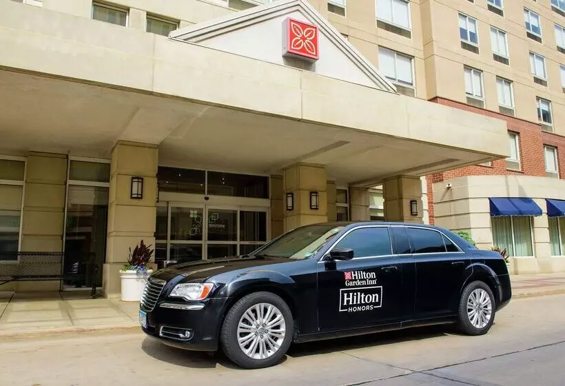 هتل Hilton Garden Inn Rochester Downtown, Mn