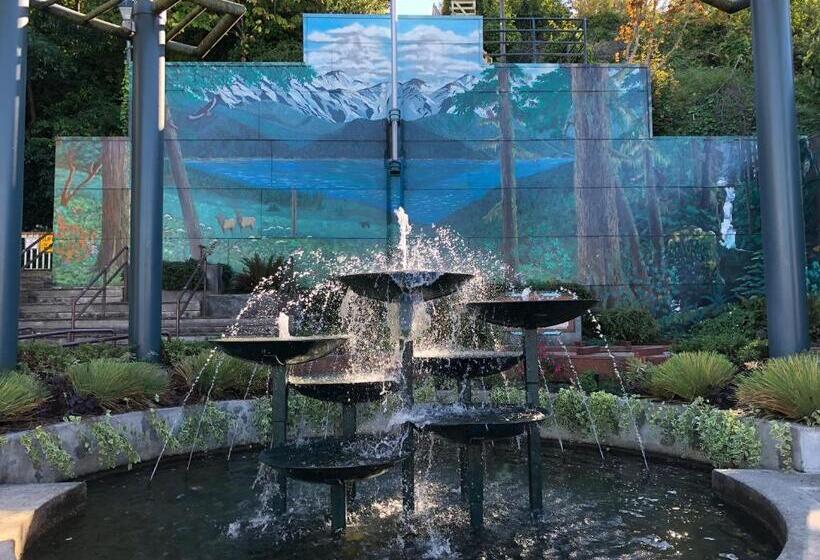 Отель Port Angeles Inn