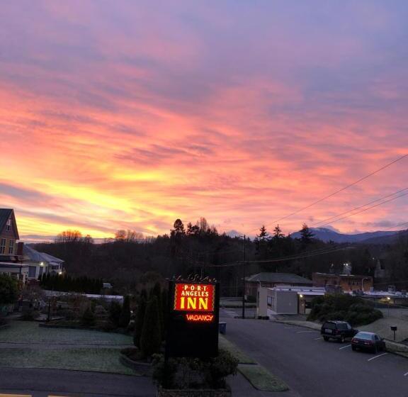 Отель Port Angeles Inn
