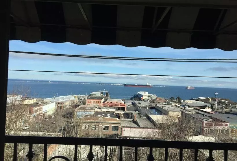 هتل Port Angeles Inn