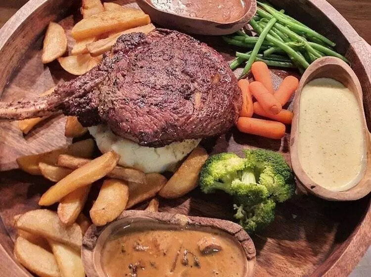 ホテル The Royal Oak