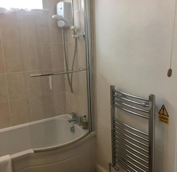 هتل Winston Manor Guesthouse Rooms