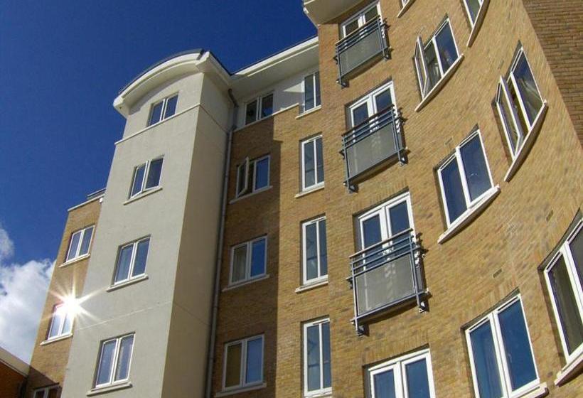 Robinson House Serviced Apartments