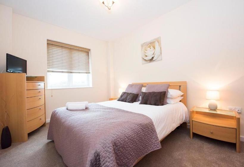 Robinson House Serviced Apartments