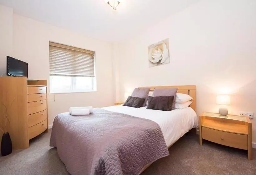 Robinson House Serviced Apartments