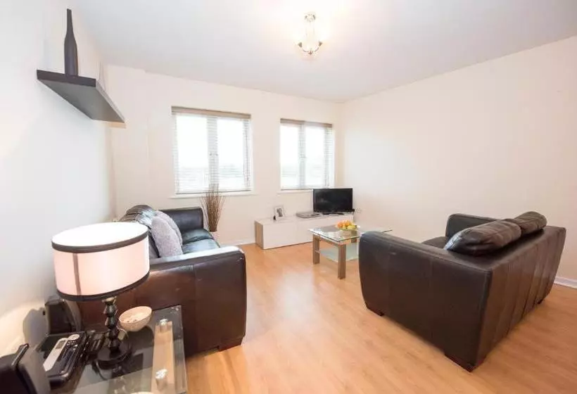 Robinson House Serviced Apartments