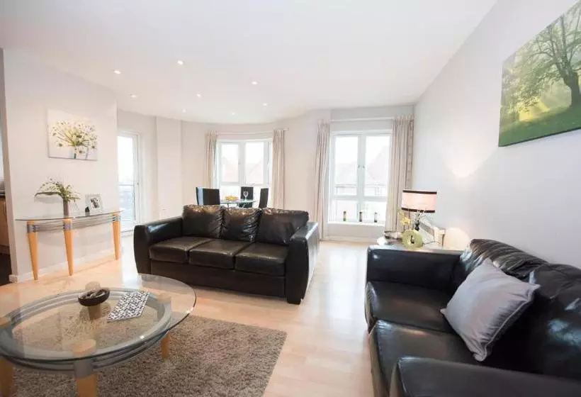 Robinson House Serviced Apartments